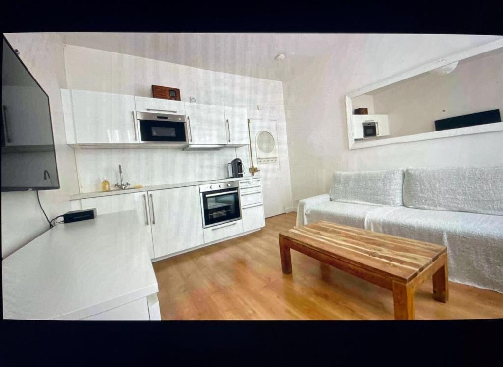 Cute One Bedroom In Le Marais Paris Exterior foto