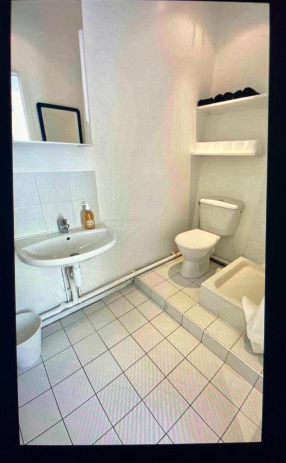 Cute One Bedroom In Le Marais Paris Exterior foto